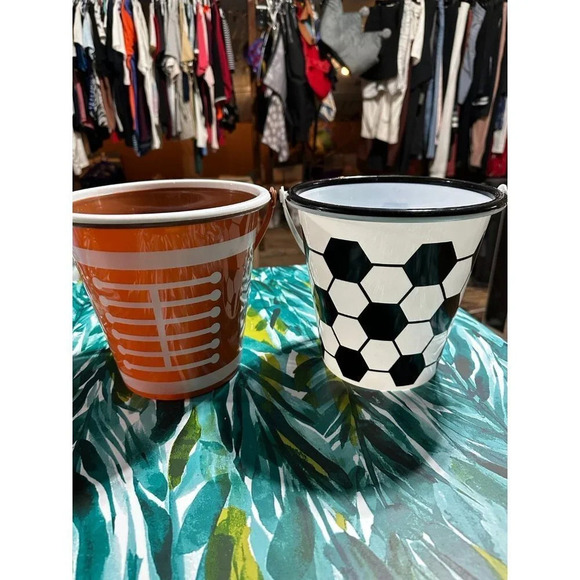 Soccer & Football Plastic Easter pails - Picture 1 of 9